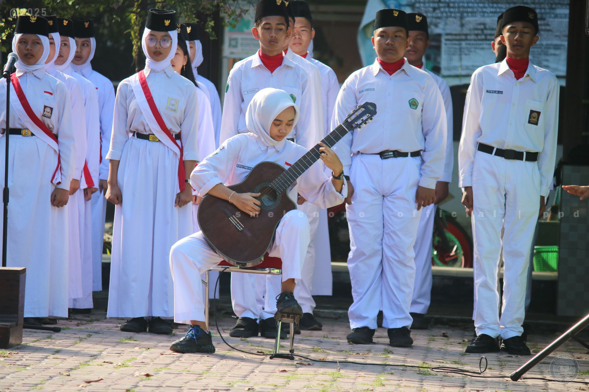 Pengeibaran bendera 15